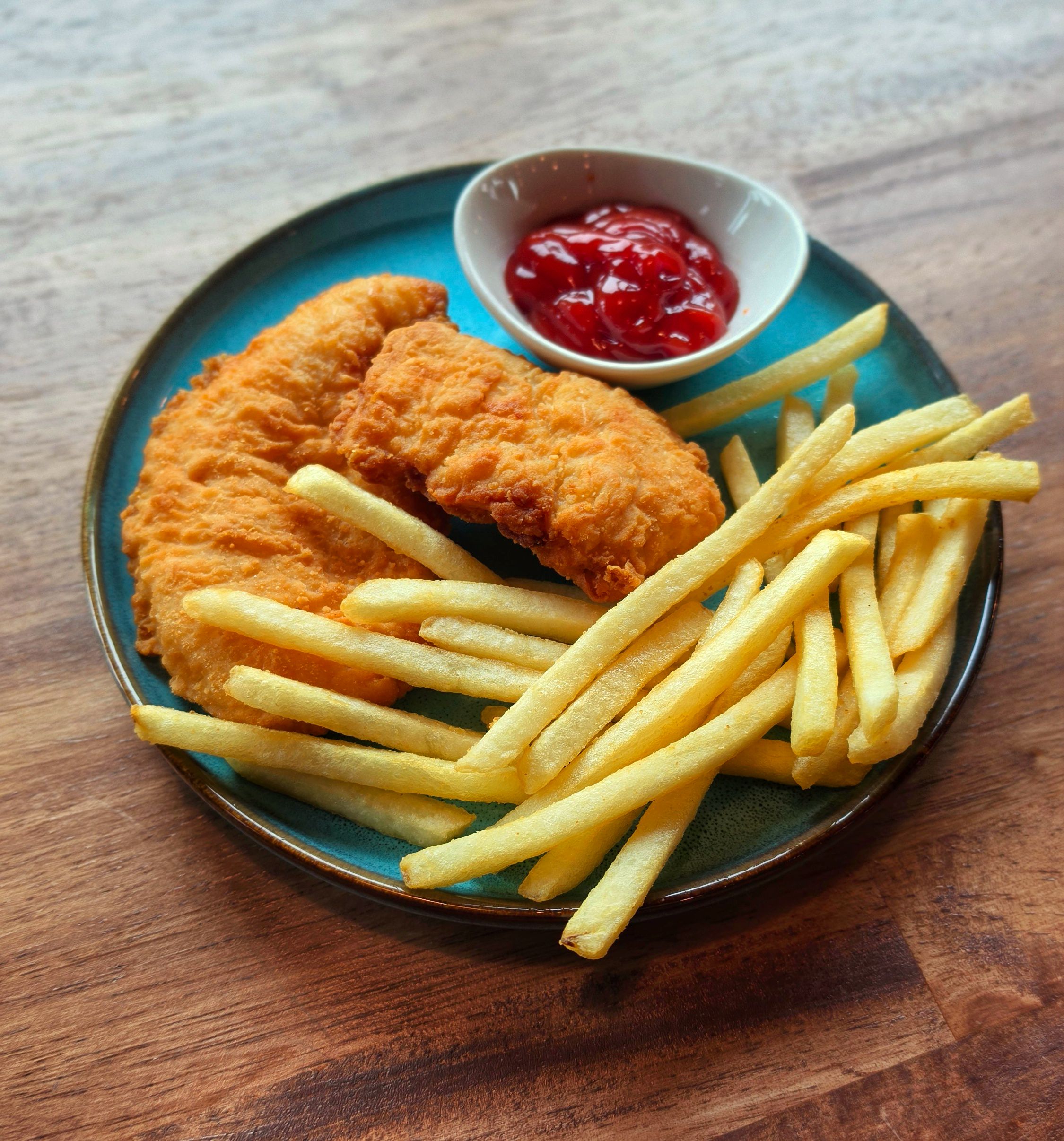 Tenders and fries + apple juice
